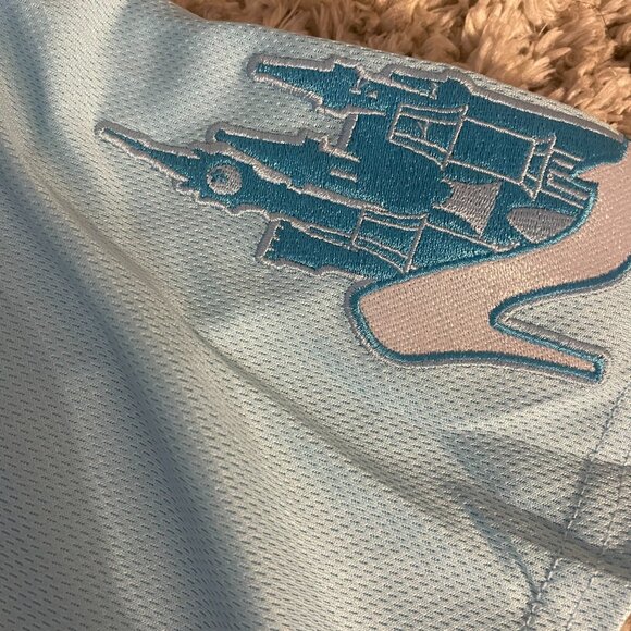 Walt Disney World Cinderella 50 Baseball Jersey XL • NEW WITH TAGS - Picture 4 of 7